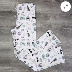 Paisley Box Swiftie Taylor Swift Pajama pants size XL